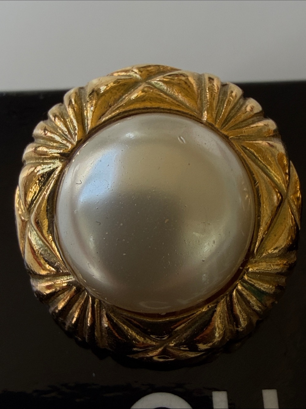 CHANEL Gold and Pearl Round Button Earrings Victoire de Castellane Era 1980’s - Picture 3 of 12